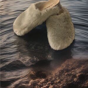 ◼️ Flexus by Spring Step Women Peluchey Comfort Slipper, Size 37/7 Grey faux fur